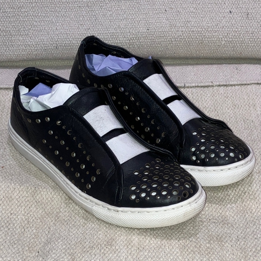 Size 37 women’s leather slip on punch hole summer Loafers